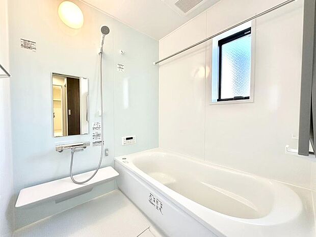 落ち着いた雰囲気でゆっくりお寛ぎいただけるバスルーム