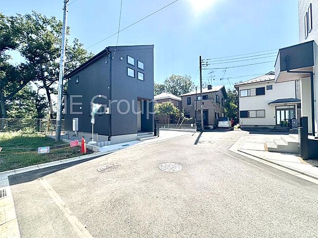 前面道路はきちんと整備されています