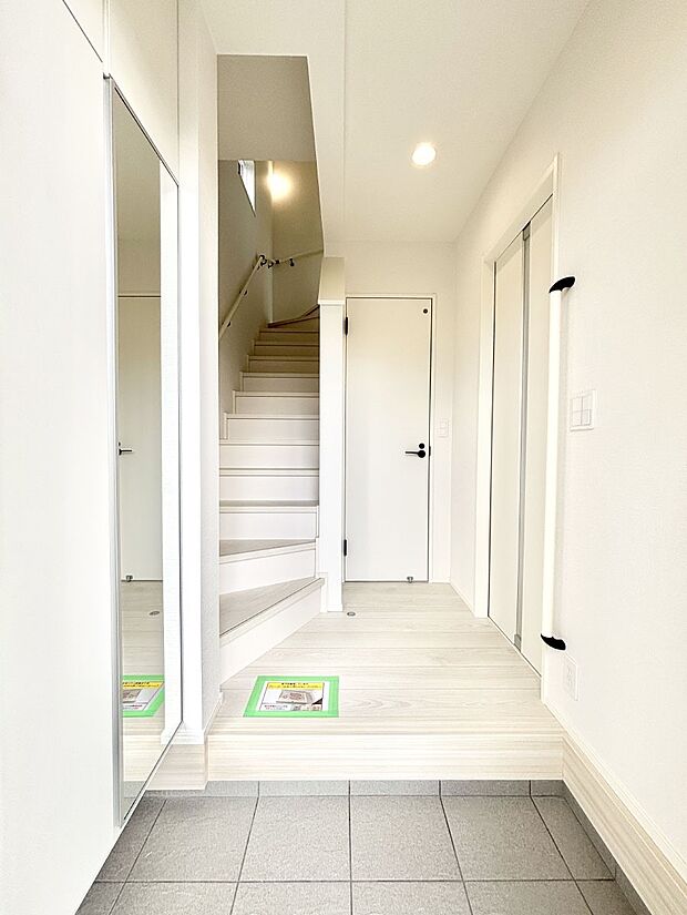 家族の帰宅やお客様をあたたかく迎える玄関