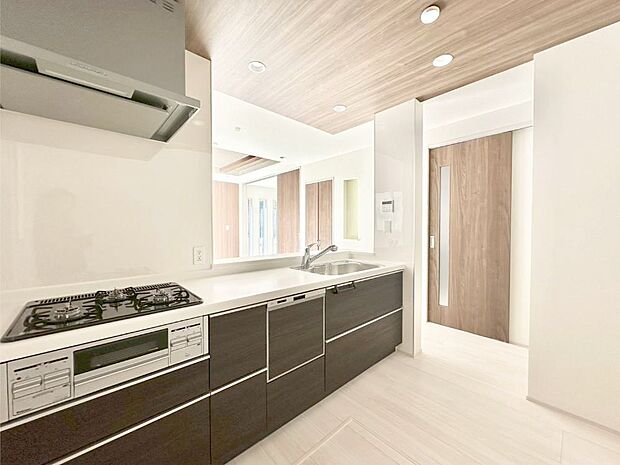 毎日使うキッチンだから、使いやすさ&お手入れのしやすさにこだわりました。