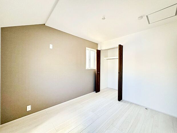 子供部屋にもおすすめな収納スペースたっぷりの居室