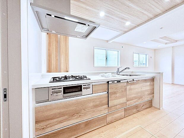 毎日使うキッチンだから、使いやすさ&お手入れのしやすさにこだわりました。