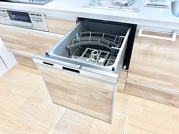 面倒なお片づけは食洗機にお任せ!家事の負担が減って、時間にも気持ちにもゆとりができます。