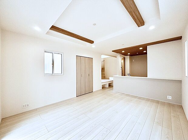 リビングにはキッズスペースや読書コーナーなどに使えるマルチスキップがあります。