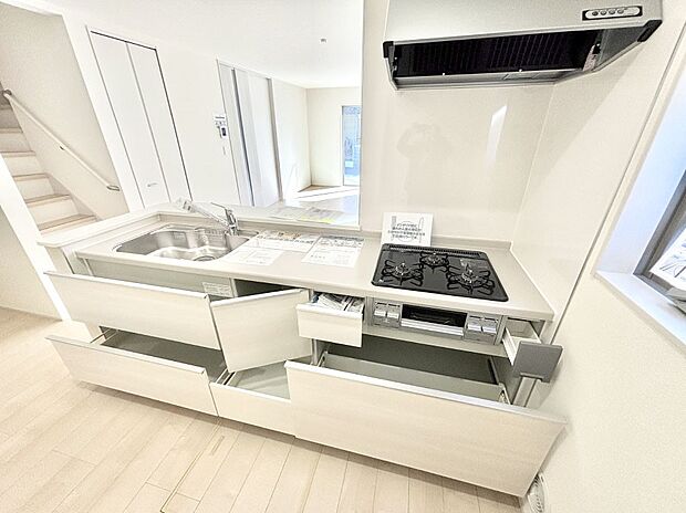 使いやすさを優先したスライド式収納タイプ！