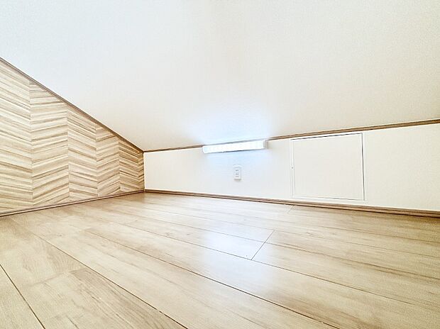 季節用品や趣味の品など収納出来るロフト付き！