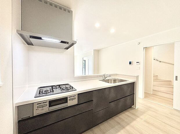 料理をしながらでもご家族との会話を楽しめる対面キッチン