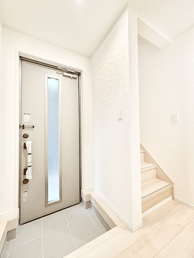 家族の帰宅やお客様をあたたかく迎える玄関  