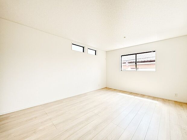 家族の笑顔が自然と生まれてくる、そんな雰囲気のダイニングに仕上がっています。