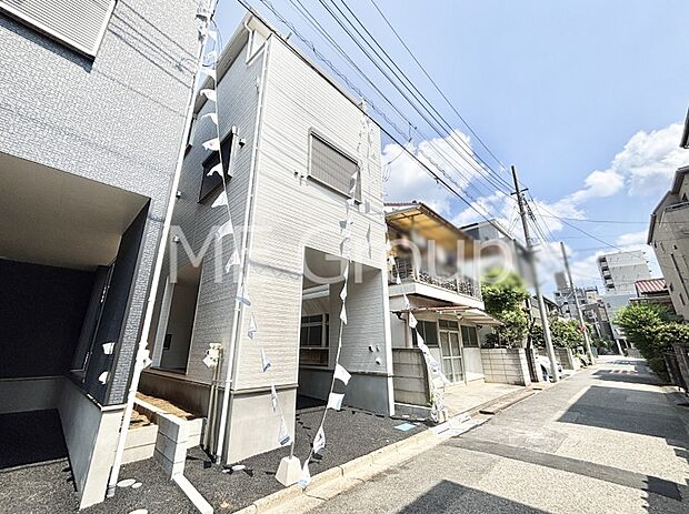 洗練された外観、上質な住空間が広がる室内は永く安心して過ごせる住居です。