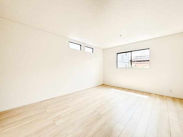 家族の笑顔が自然と生まれてくる、そんな雰囲気のダイニングに仕上がっています。