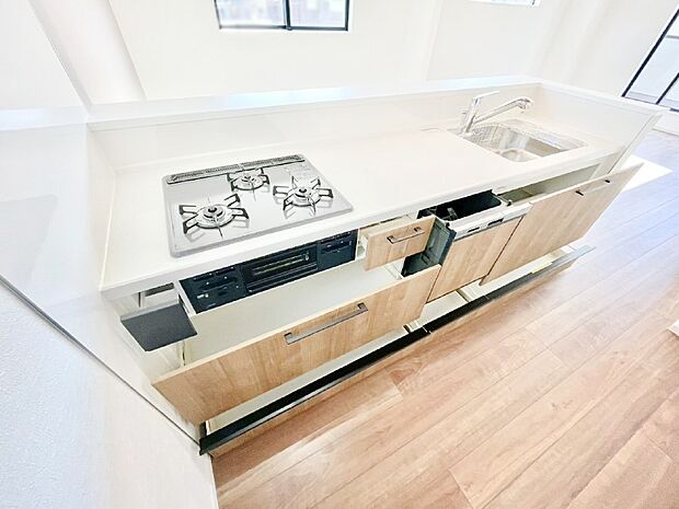 使いやすさを優先したスライド式収納タイプ！