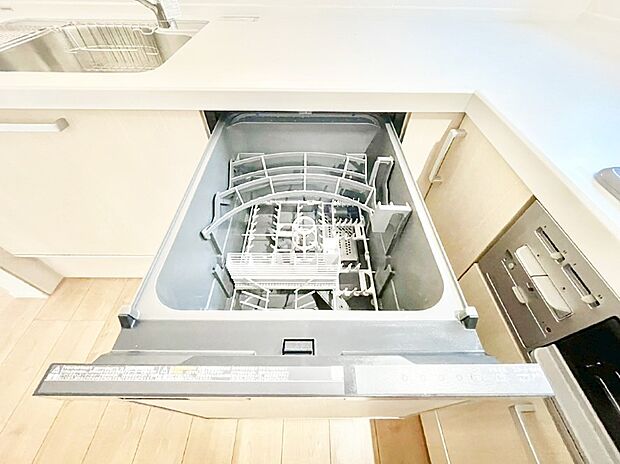 面倒なお片づけは食洗機にお任せ！家事の負担が減って、時間にも気持ちにもゆとりができます。