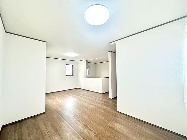 住む方の個性が引き出される、インテリアを考えるのが楽しみなリビングです！ 