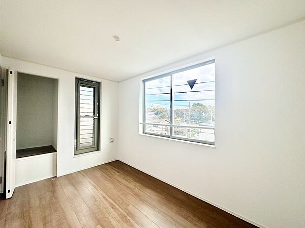 爽やかな日差しがお部屋全体を優しく包み込んでくれます  　