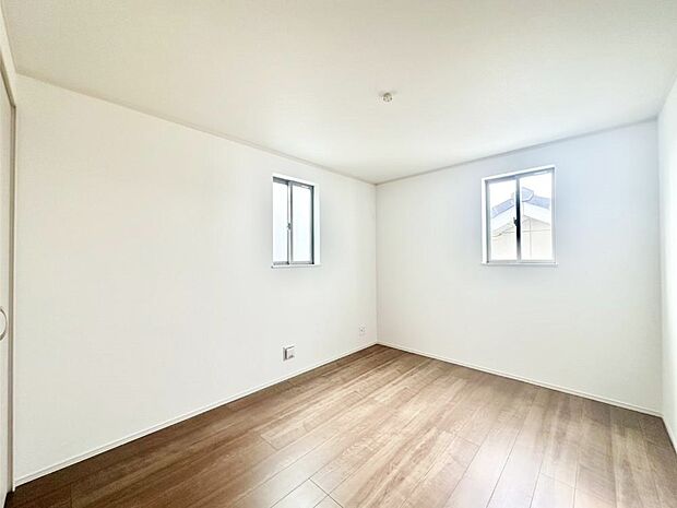 個室としても利用できるサービスルーム6帖