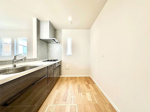 ゆとりあるキッチンではご家族と楽しくお料理ができます。