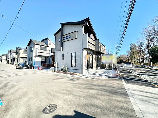 陽光と開放感に恵まれた角地。ここから始まる新生活を応援いたします！