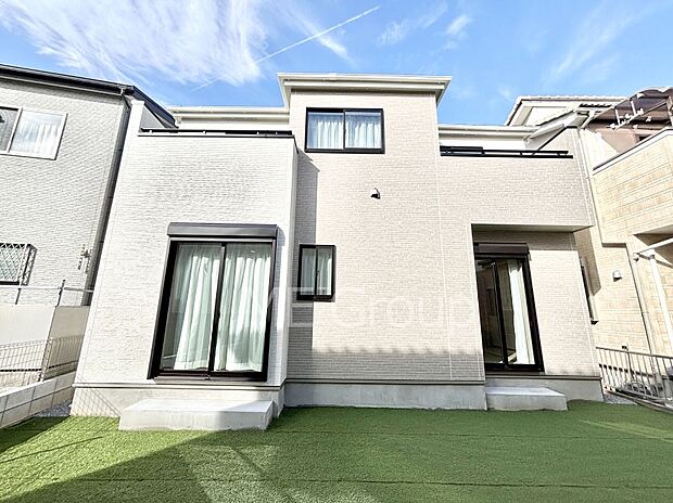 洗練された外観、上質な住空間が広がる室内は永く安心して過ごせる住居です。