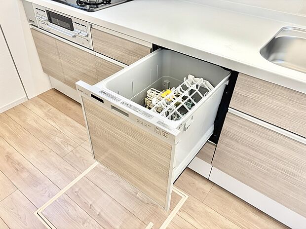 面倒なお片づけは食洗機にお任せ！家事の負担が減って、時間にも気持ちにもゆとりができます。