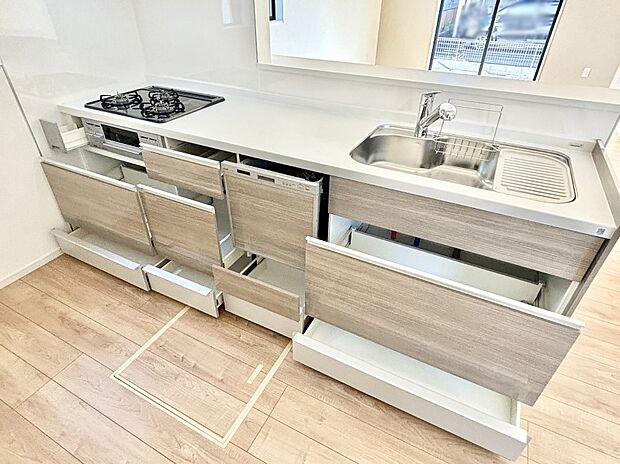 使いやすさを優先したスライド式収納タイプ！