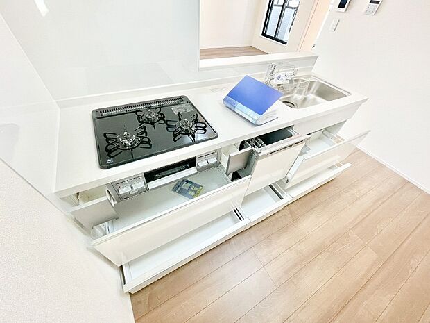 使いやすさを優先したスライド式収納タイプ!