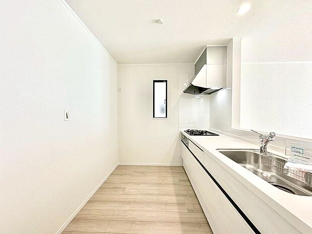 ゆとりあるキッチンではご家族と楽しくお料理ができます。