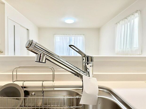 いつでも清潔なおいしいお水を。一つの水栓で水道水と浄水を使い分け。