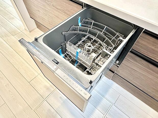 面倒なお片づけは食洗機にお任せ！家事の負担が減って、時間にも気持ちにもゆとりができます。