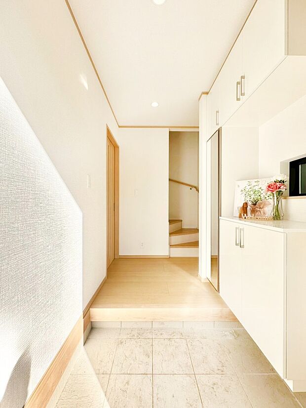 家族の帰宅やお客様をあたたかく迎える玄関