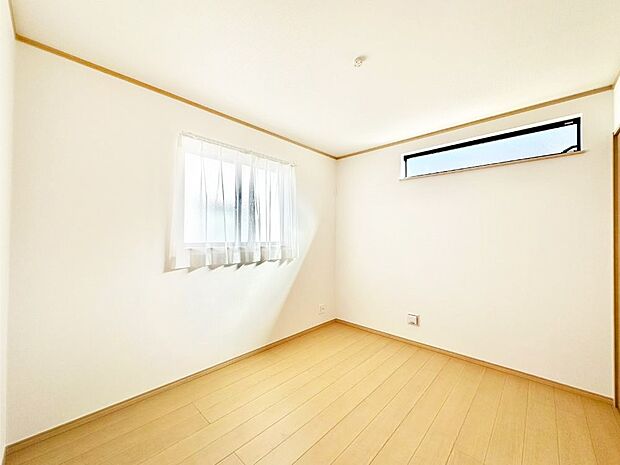 2面採光で気持ちよく自然光が取り入れられるのでお子様のお部屋にもピッタリ