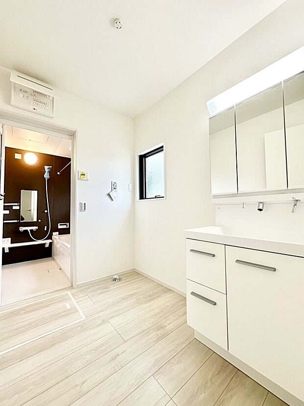 お子さんがうがい、手洗いも喜んでしてくれそうな洗面所!