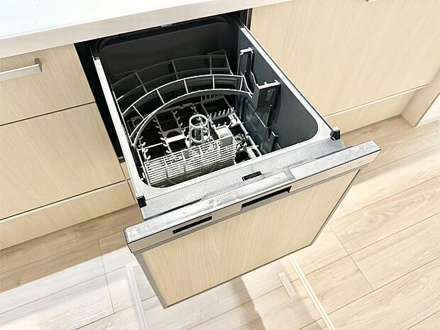 面倒なお片づけは食洗機にお任せ！家事の負担が減って、時間にも気持ちにもゆとりができます。