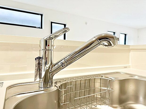 浄水器一体型のキッチンで洗い物用・料理用と切り替え簡単!