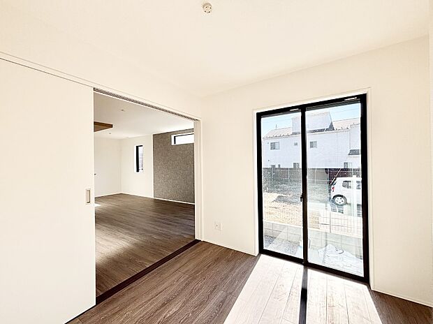 爽やかな日差しがお部屋全体を優しく包み込んでくれます