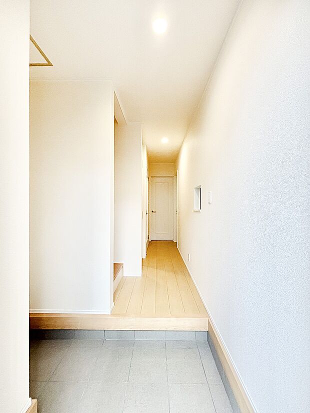 いつもきれいにしておきたい玄関ですね。