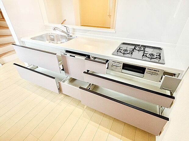 使いやすさを優先したスライド式収納タイプ!