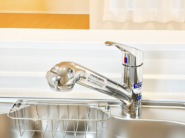 いつでも清潔なおいしいお水を。一つの水栓で水道水と浄水を使い分け。