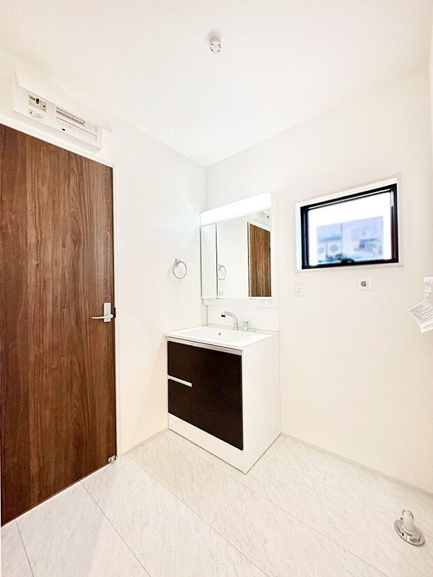 上質な洗面空間がゆとりの時間を演出