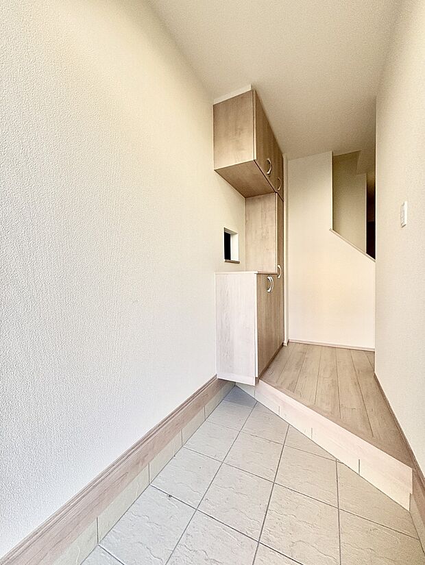 明るい玄関はお客様をお出迎えするのにぴったりです!