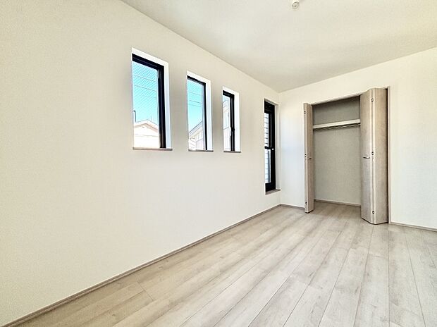 子供部屋にもおすすめな収納スペースたっぷりの居室