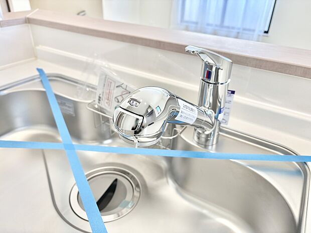 いつでも清潔なおいしいお水を。一つの水栓で水道水と浄水を使い分け。