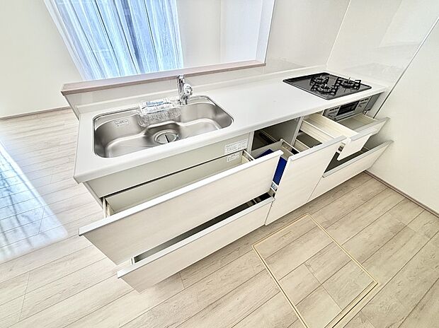 使いやすさを優先したスライド式収納タイプ!