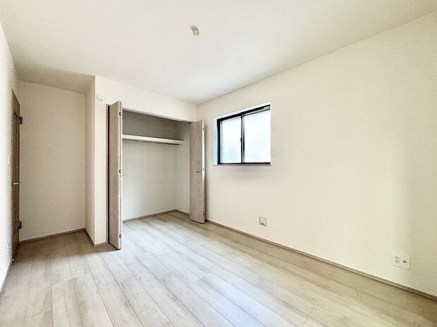 子供部屋にもおすすめな収納スペースたっぷりの居室