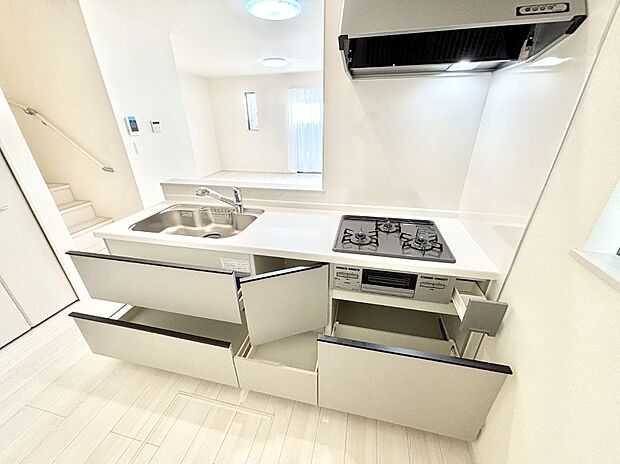 使いやすさを優先したスライド式収納タイプ!