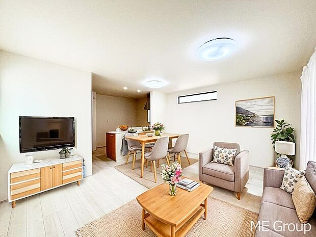 落ち着いた雰囲気のＬＤＫは家族みんなの快適空間※家具はCGです