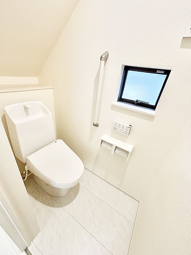 トイレは温水洗浄機能付き