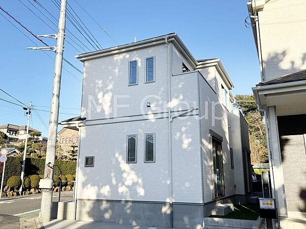 溢れる陽光でご家族の笑顔も輝く