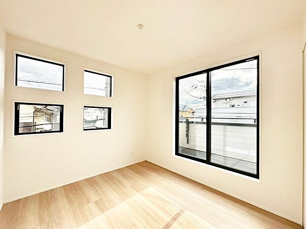 2面採光を確保した明るい空間。家族みんなが快適な暮らしを実現する設計です。