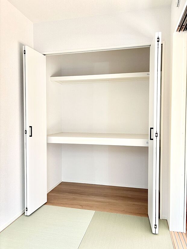 たっぷりの収納スペースで快適に暮らせそう 